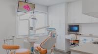 Vista Dental & Denture Clinic image 3