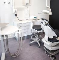ACME Dental and Implant Center image 3