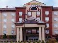 Holiday Inn Express Hotel & Suites Salmon Arm image 4