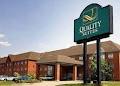 Quality Suites Laval image 6