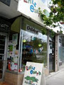 Little Earth Children's Store logo