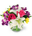 Designer Bouquets Flower & Gift Studio image 6