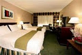 Holiday Inn Express & Suites image 4