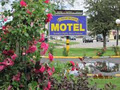 Crestwood Motel image 1